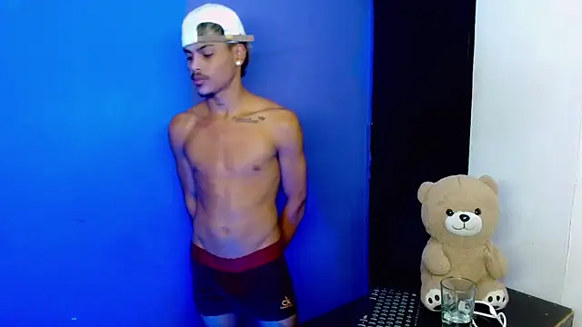 Angel_foxc13 Adlı Modelin Web Kamerası Şovu