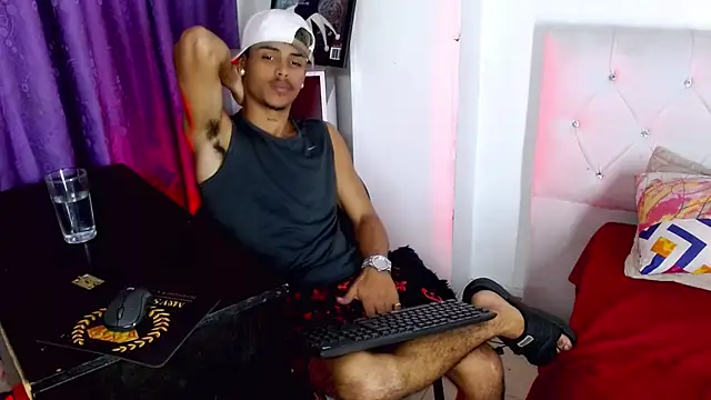 Show modela Angel_foxc13 na web-kameri