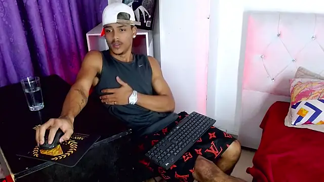 Angel_foxc13 Adlı Modelin Web Kamerası Şovu