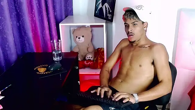 Show modela Angel_foxc13 na web-kameri