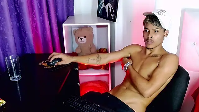 Show modela Angel_foxc13 na web-kameri