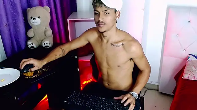 Angel_foxc13 Adlı Modelin Web Kamerası Şovu