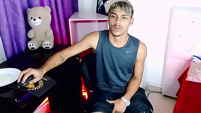 Angel_foxc13 Show in webcam