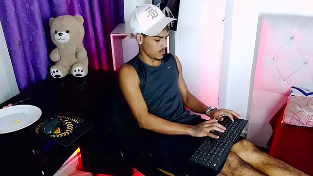 Angel_foxc13 Adlı Modelin Web Kamerası Şovu