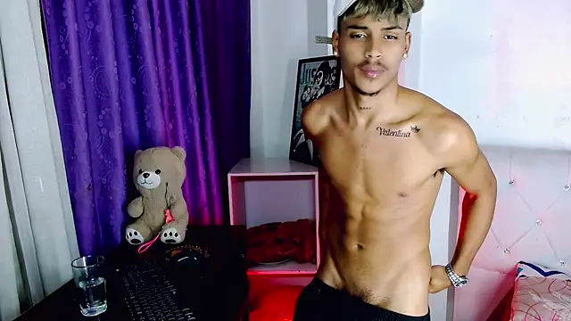 Show modela Angel_foxc13 na web-kameri