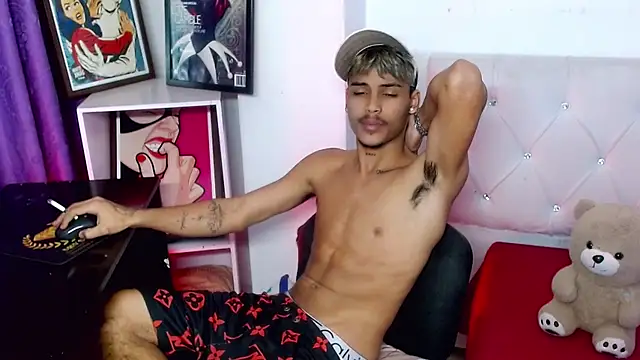 Angel_foxc13's Webcam Show