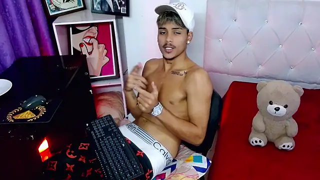 Angel_foxc13 Adlı Modelin Web Kamerası Şovu