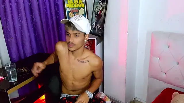 Pokazy przed kamerką – Angel_foxc13