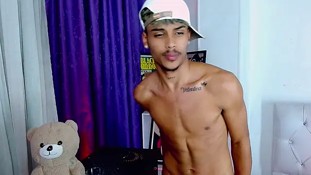 Angel_foxc13's Webcam Show