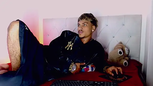 Pokazy przed kamerką – Angel_foxc13
