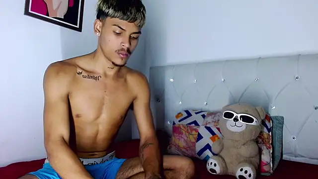 Show modela Angel_foxc13 na web-kameri