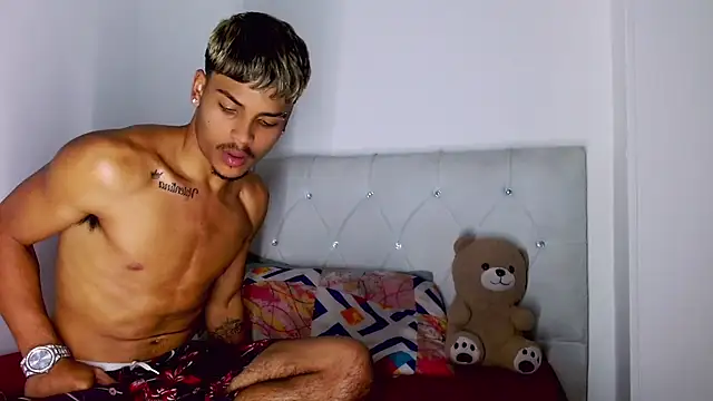Show modela Angel_foxc13 na web-kameri