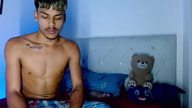 Angel_foxc13's Webcam Show