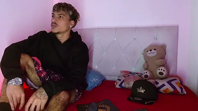 Angel_foxc13 webkamerás műsora