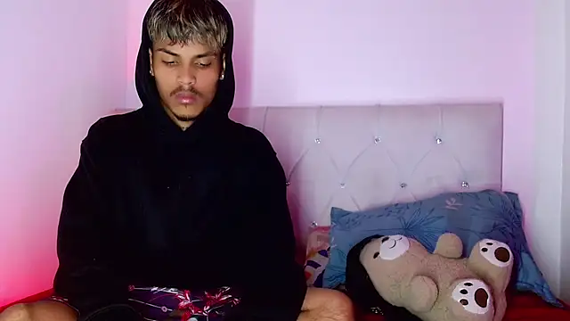 Angel_foxc13 webkamerás műsora