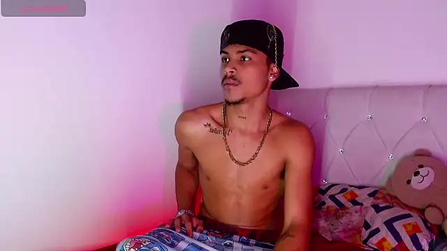 Angel_foxc13 webkamerás műsora