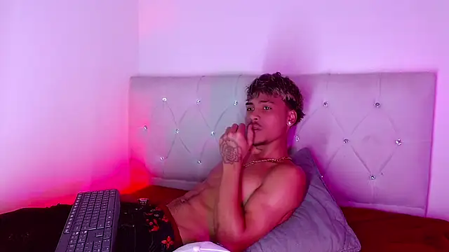 Angel_foxc13 Chat XXX live
