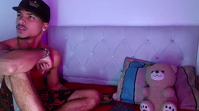 Angel_foxc13 webkamerás műsora