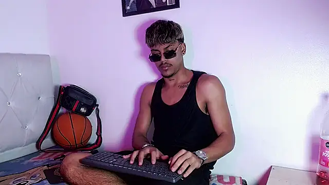 Show de Angel_foxc13 na webcam