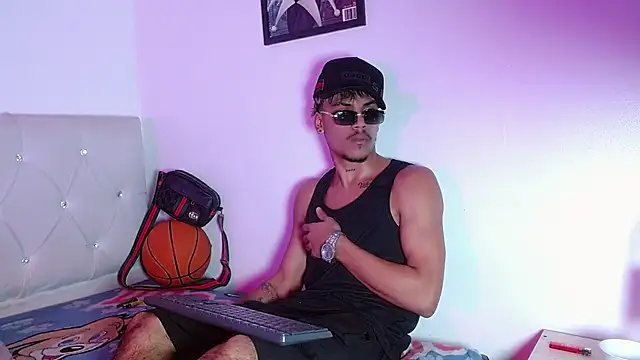 Angel_foxc13 Adlı Modelin Web Kamerası Şovu