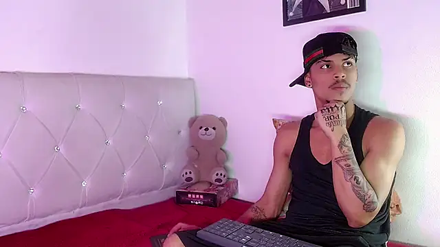 Angel_foxc13 Adlı Modelin Web Kamerası Şovu