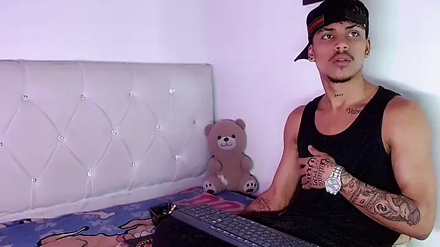 Angel_foxc13 Webcam Show