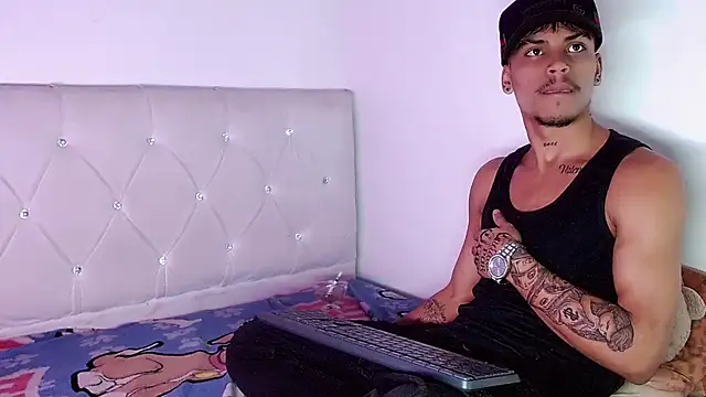 Angel_foxc13 Webcam Show