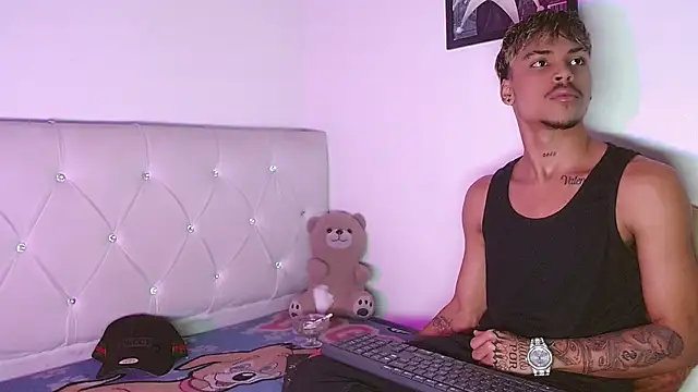 Angel_foxc13 Adlı Modelin Web Kamerası Şovu