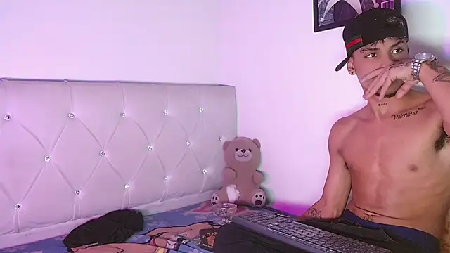 Angel_foxc13 webkamerás műsora