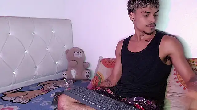 Show de Angel_foxc13 na webcam