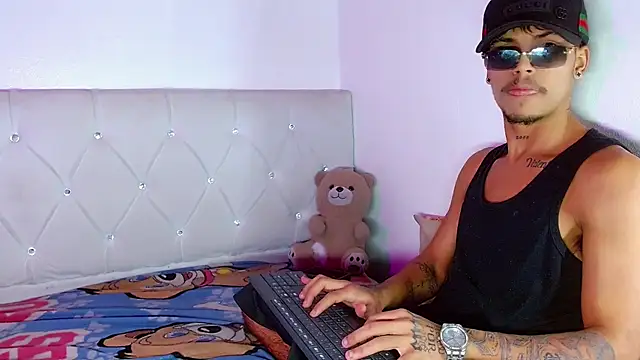 Angel_foxc13 Webcam-Show