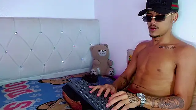 Angel_foxc13 Webcam-Show