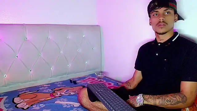 Show modela Angel_foxc13 na web-kameri