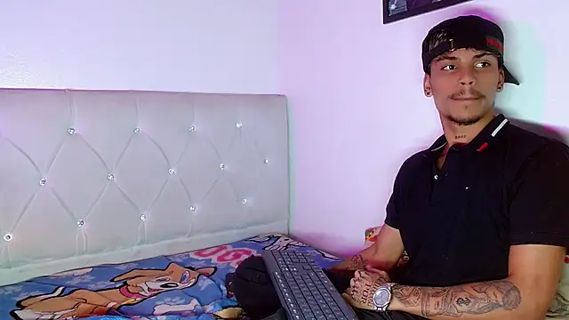 Angel_foxc13's Webcam Show