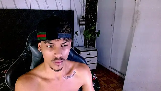 Angel_foxc13 Webcam-Show