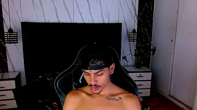 Show de Angel_foxc13 na webcam