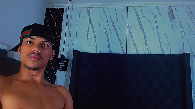 Angel_foxc13 Adlı Modelin Web Kamerası Şovu
