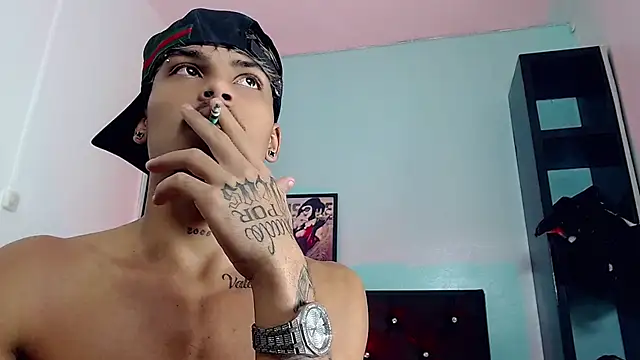 Angel_foxc13's Webcam Show