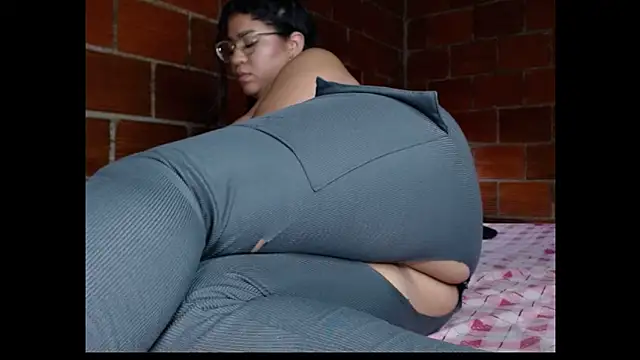 Show de Yelly_18 na webcam