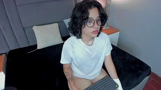 Chat +18 de scarleth_blaze ao vivo