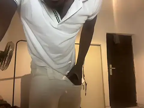 hotblackdick12 Show in webcam