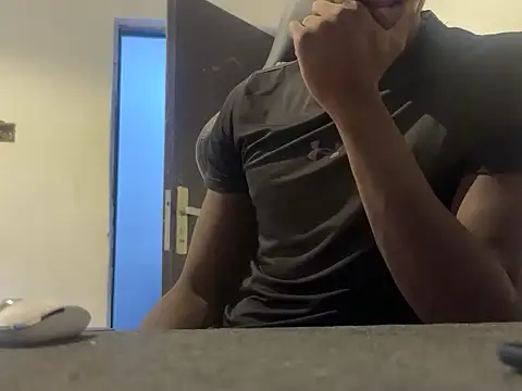 hotblackdick12 Show Webcam