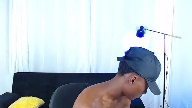 alexaandro18's Webcam Show