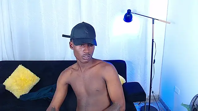 alexaandro18 – webcam-show