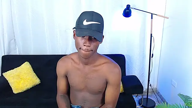 alexaandro18 webcam show