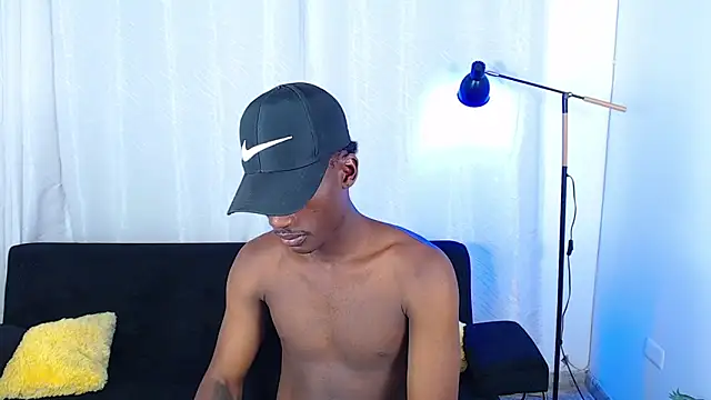 Pokazy przed kamerką – alexaandro18