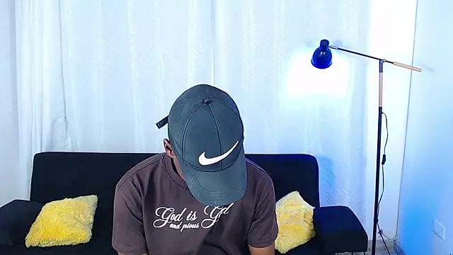 alexaandro18 在線直播表演