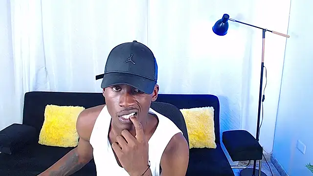 alexaandro18 webcam show