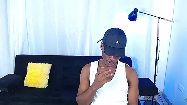 XXX chat uživo modela alexaandro18