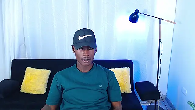 alexaandro18 – webcam-show